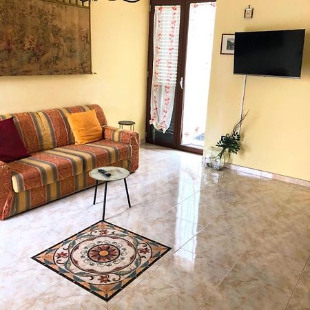 Di Padre In Figlio Bed & Breakfast Caserta Exterior photo