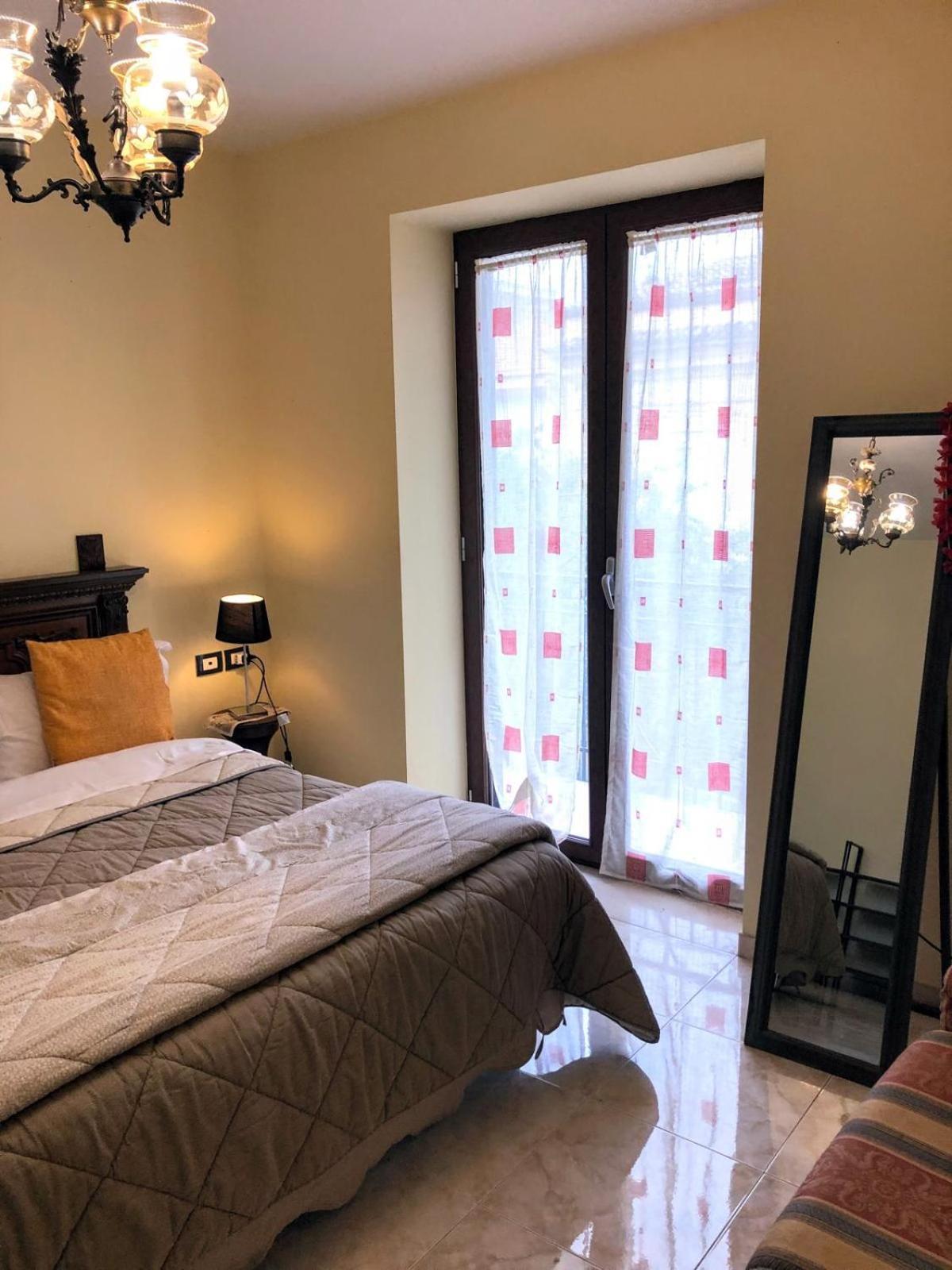 Di Padre In Figlio Bed & Breakfast Caserta Exterior photo